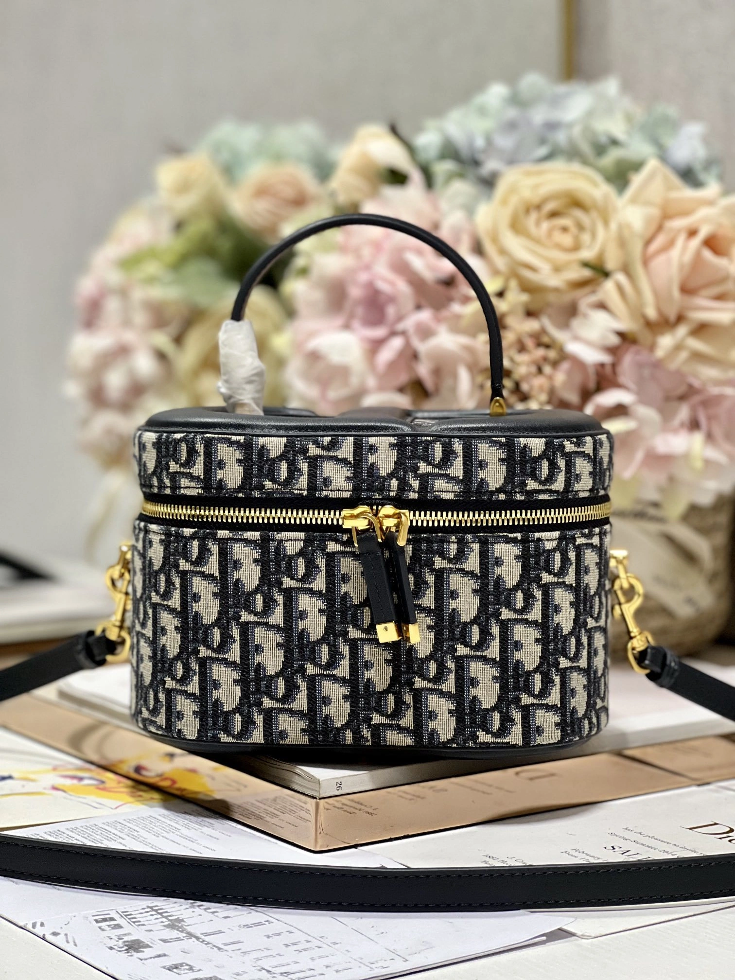 MOMO-- S2202UTZQ-M928 item：C-B397G2919R