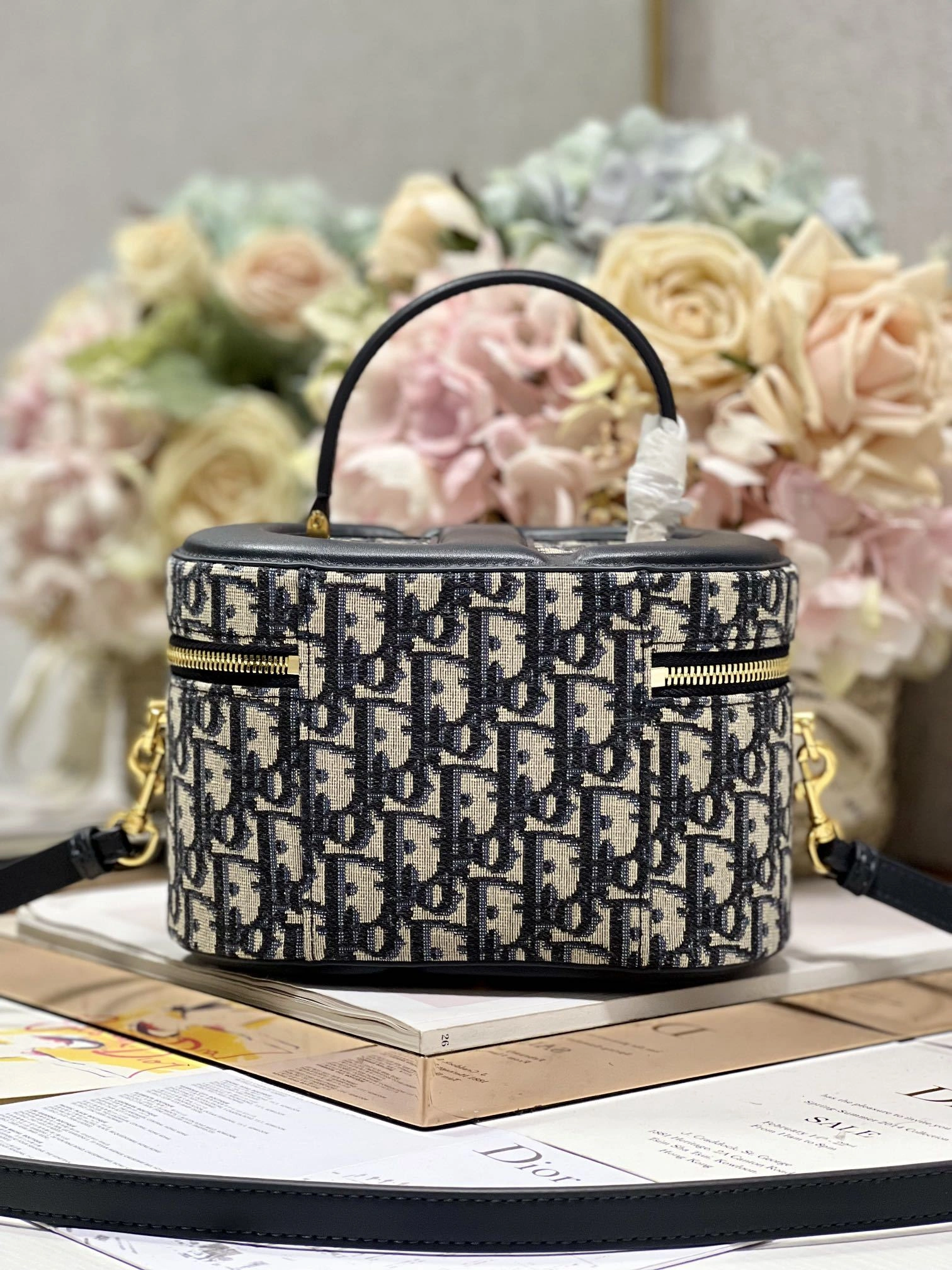 MOMO-- S2202UTZQ-M928 item：C-B397G2919R