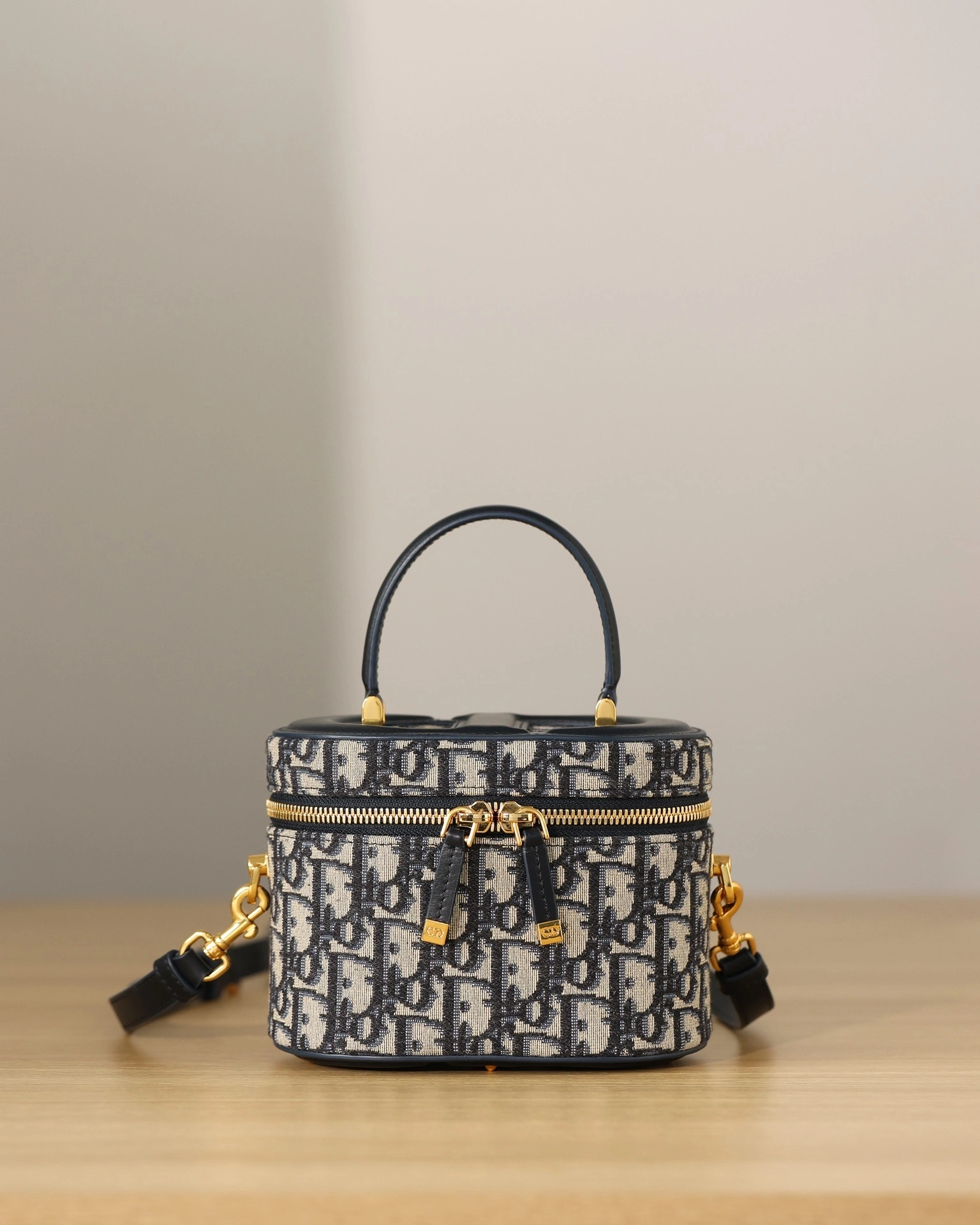 MOMO-- S2203UTZQ-M928 item:D-B482B1723R