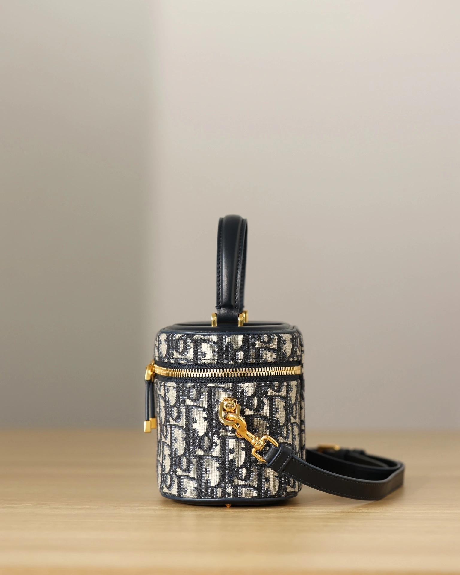 MOMO-- S2203UTZQ-M928 item:D-B482B1723R