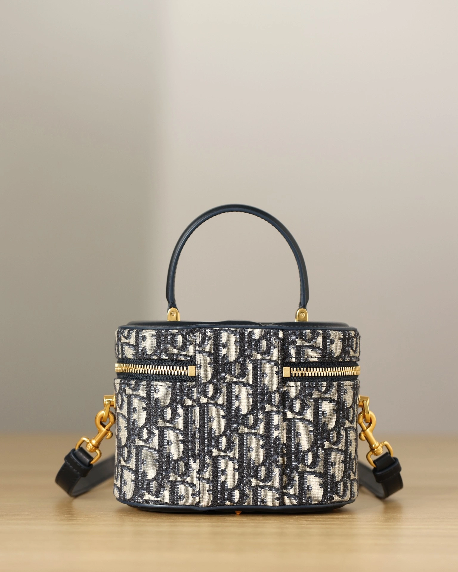 MOMO-- S2203UTZQ-M928 item:D-B482B1723R