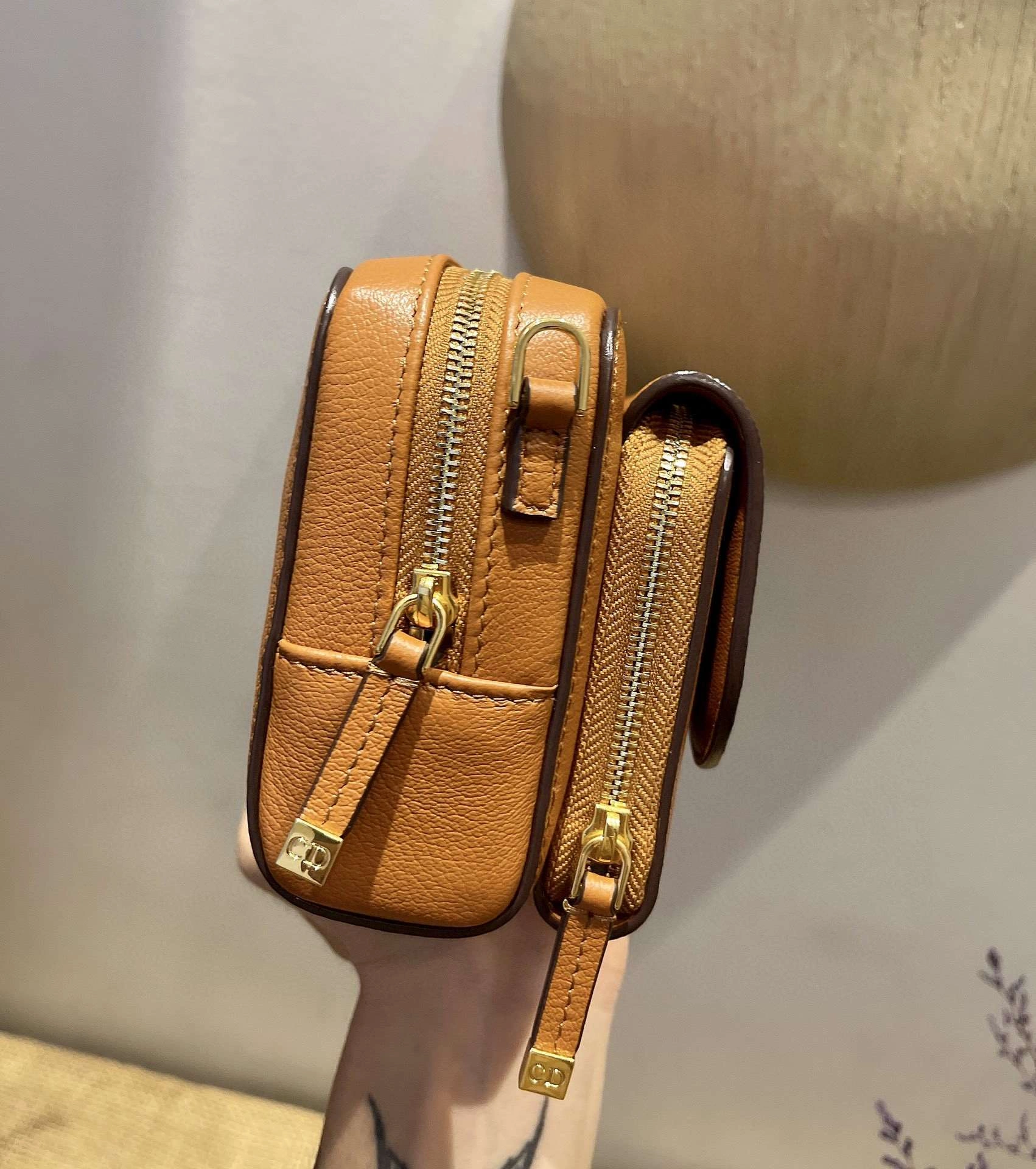 *MOMO---S5668CCEH-M44M cowhide item : A-B00H2318A