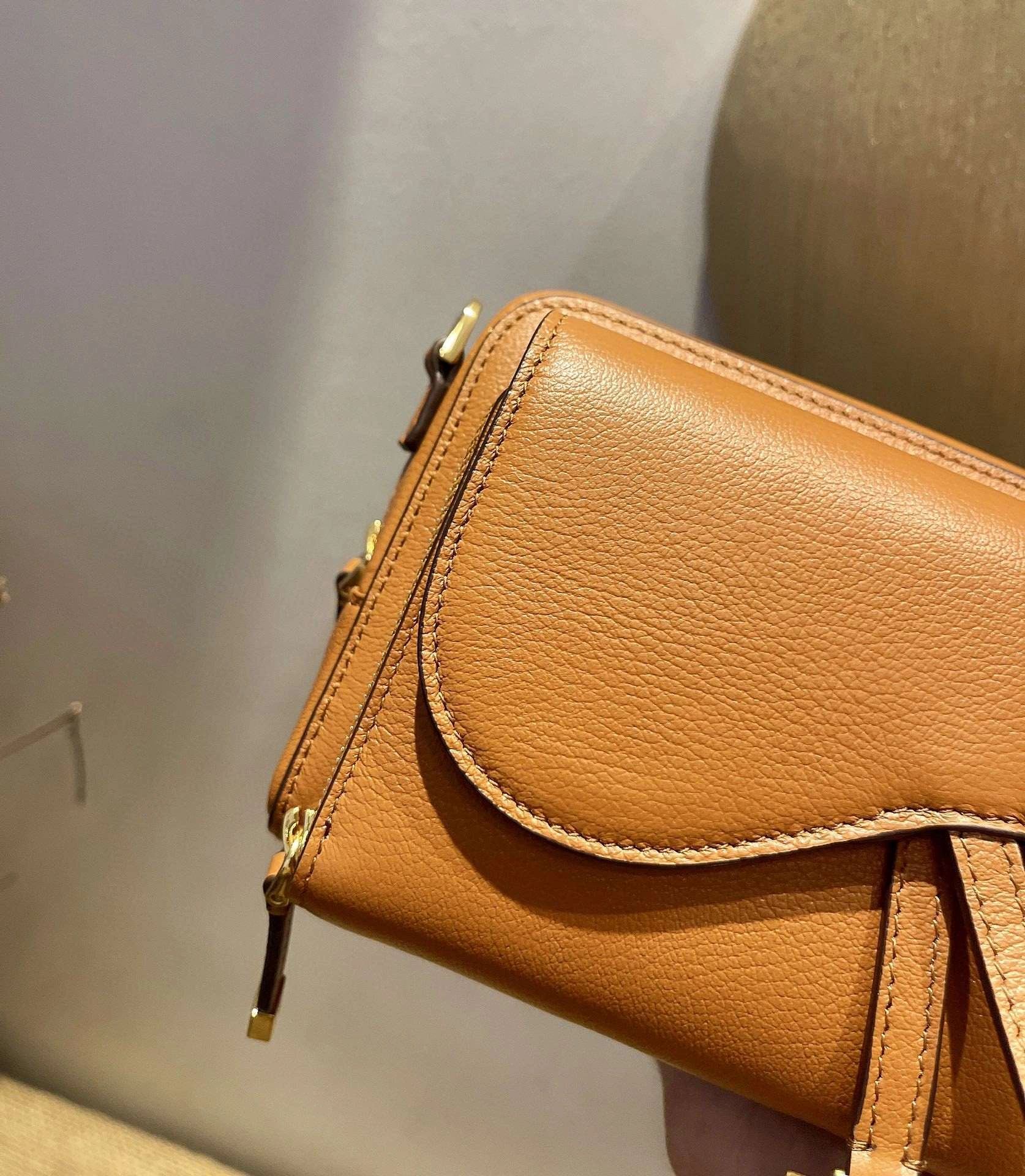 *MOMO---S5668CCEH-M44M cowhide item : A-B00H2318A