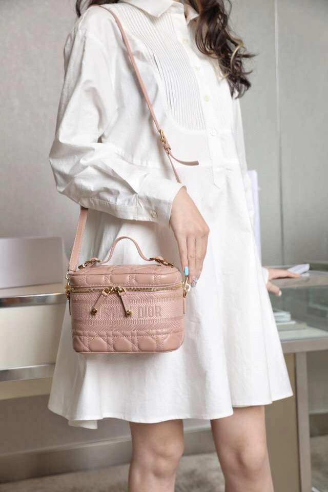 *MOMO-- TRAVEL Multiple colors Sheepskin item : M173B118C0701-2
