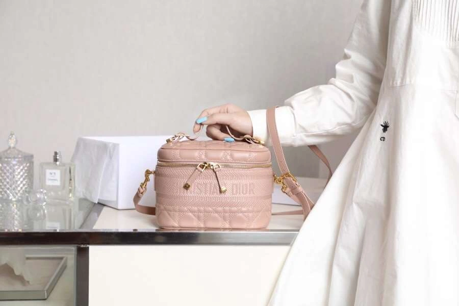 *MOMO-- TRAVEL Multiple colors Sheepskin item : M173B118C0701-2