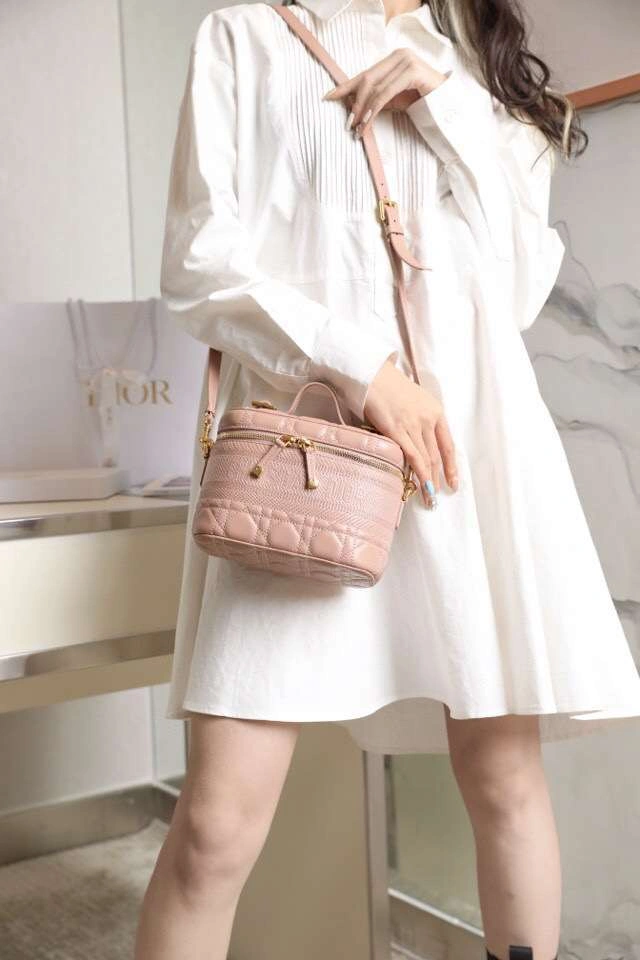 *MOMO-- TRAVEL Multiple colors Sheepskin item : M173B118C0701-2
