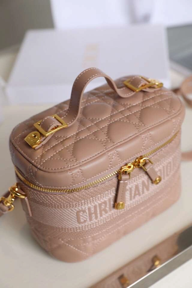 *MOMO-- TRAVEL Multiple colors Sheepskin item : M173B118C0701-2