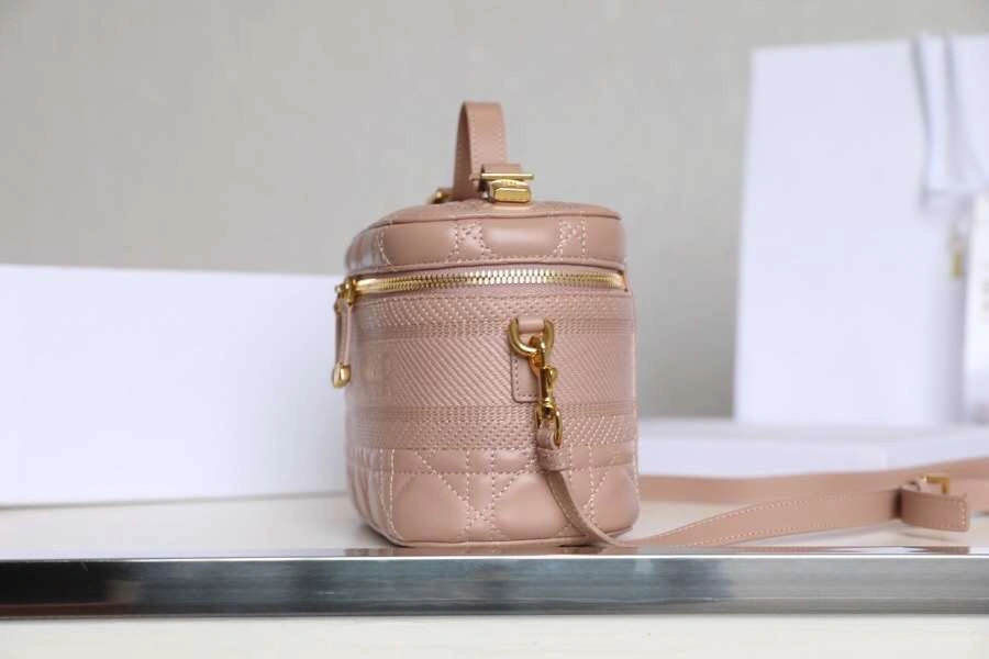 *MOMO-- TRAVEL Multiple colors Sheepskin item : M173B118C0701-2