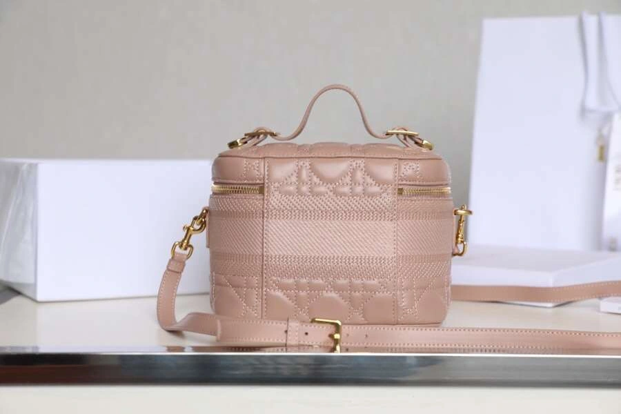 *MOMO-- TRAVEL Multiple colors Sheepskin item : M173B118C0701-2