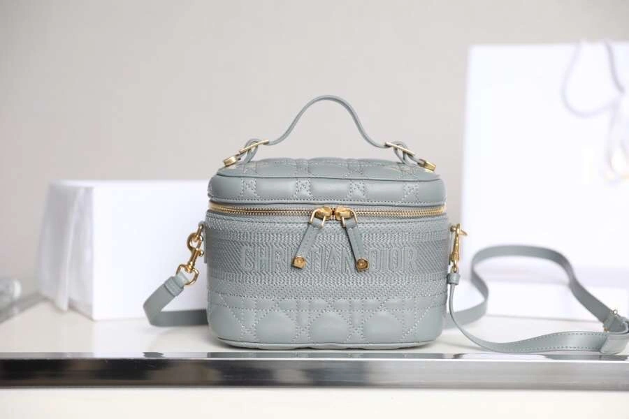 *MOMO-- TRAVEL Multiple colors Sheepskin item : M173B118C0701-2