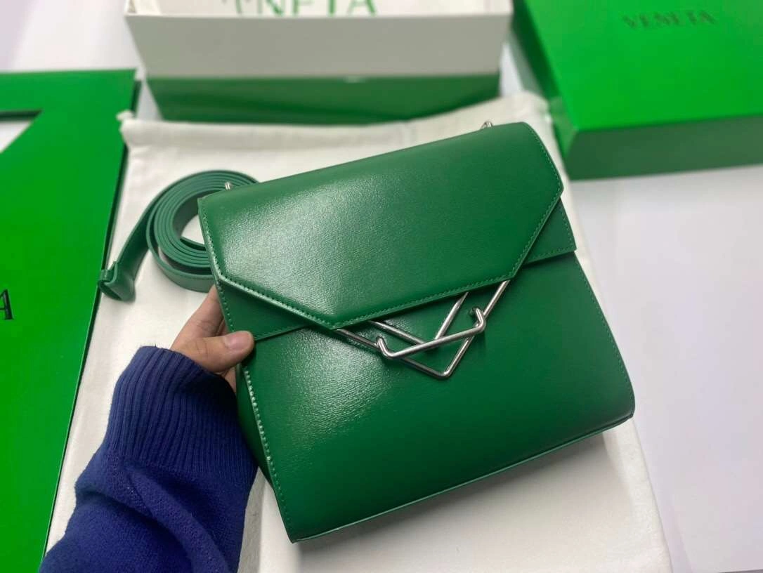 MOMO-- The CLIP 3colour item：063B118E1021-3