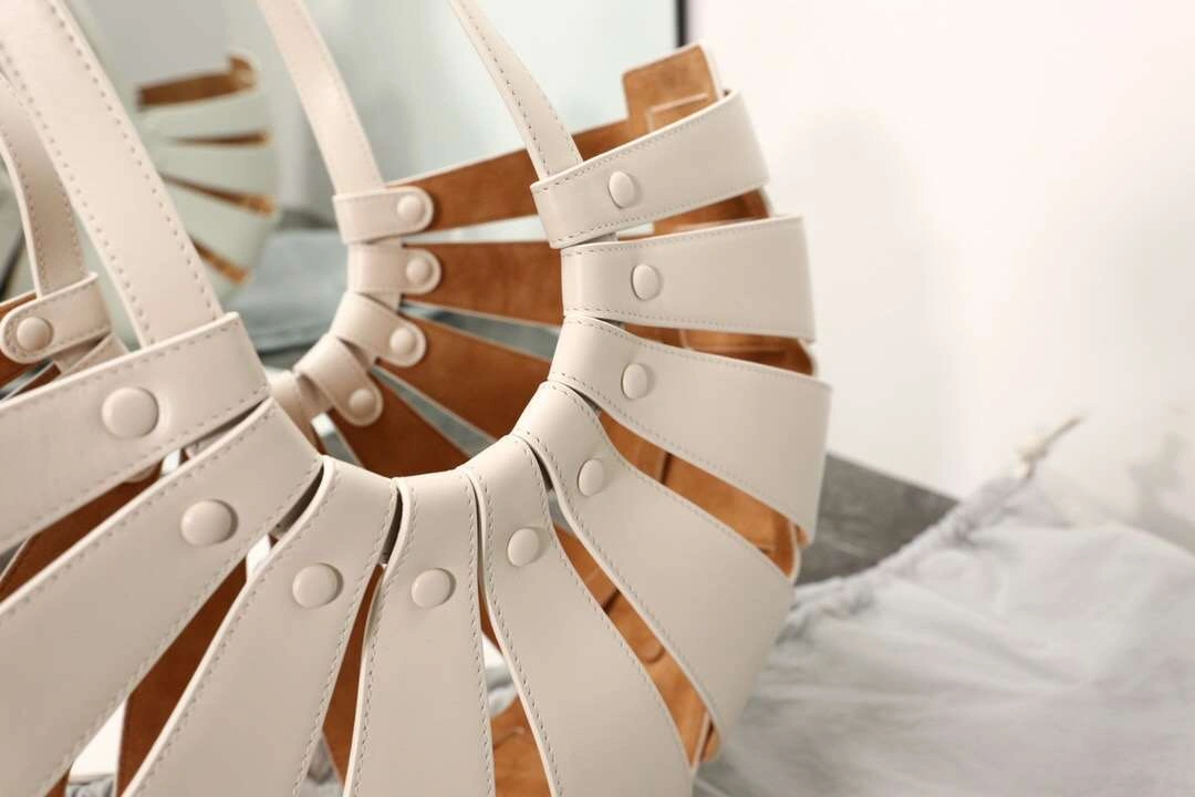 MOMO-- The Shell 2colour item：063B138E1031-2