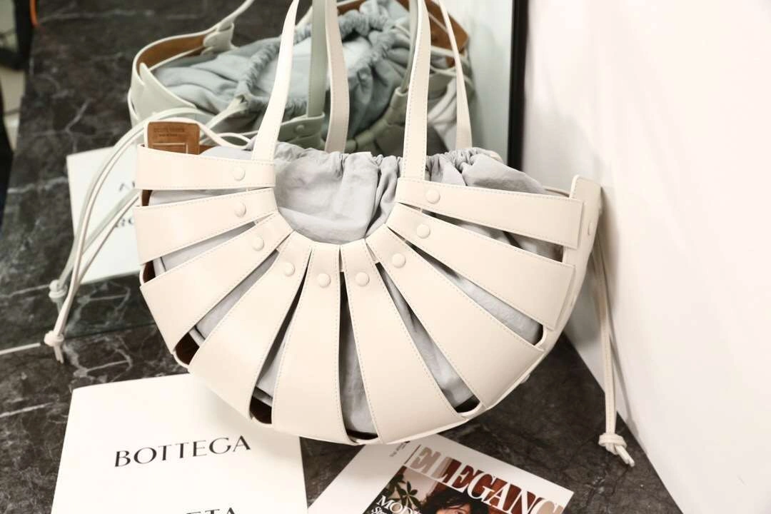 MOMO-- The Shell 2colour item：063B138E1031-2