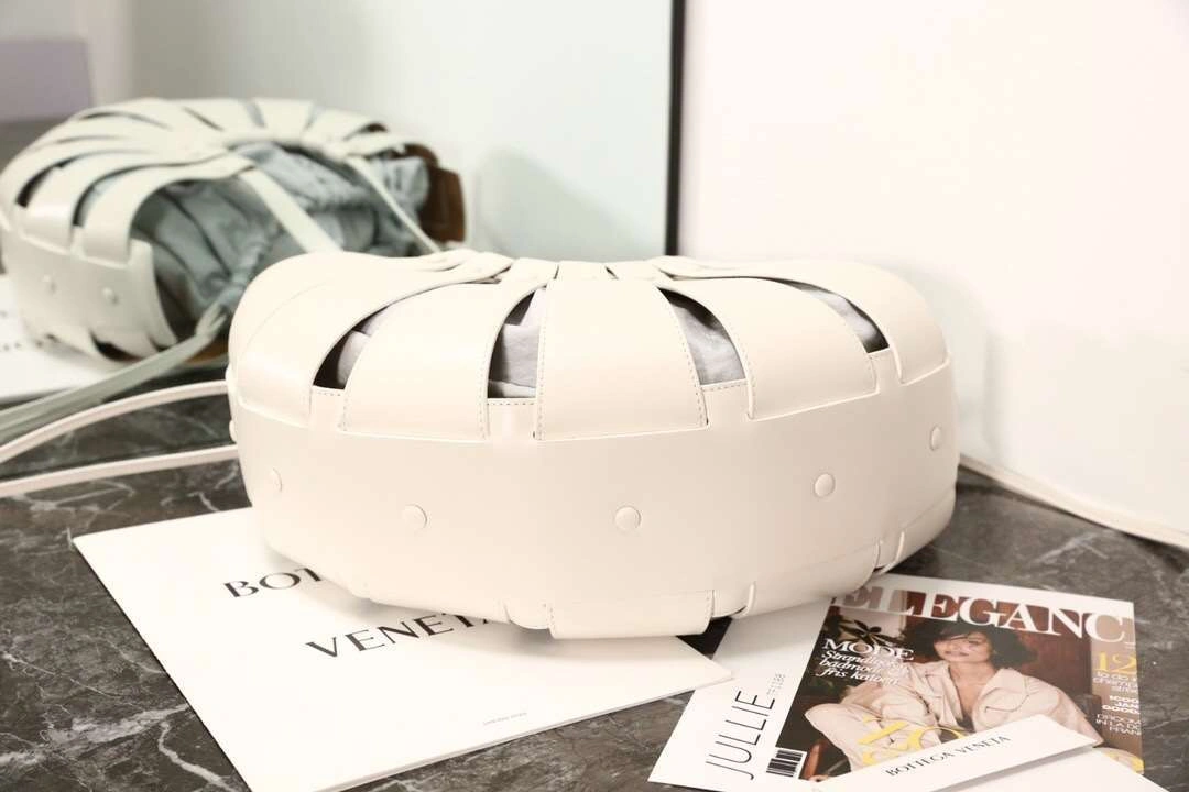 MOMO-- The Shell 2colour item：063B138E1031-2