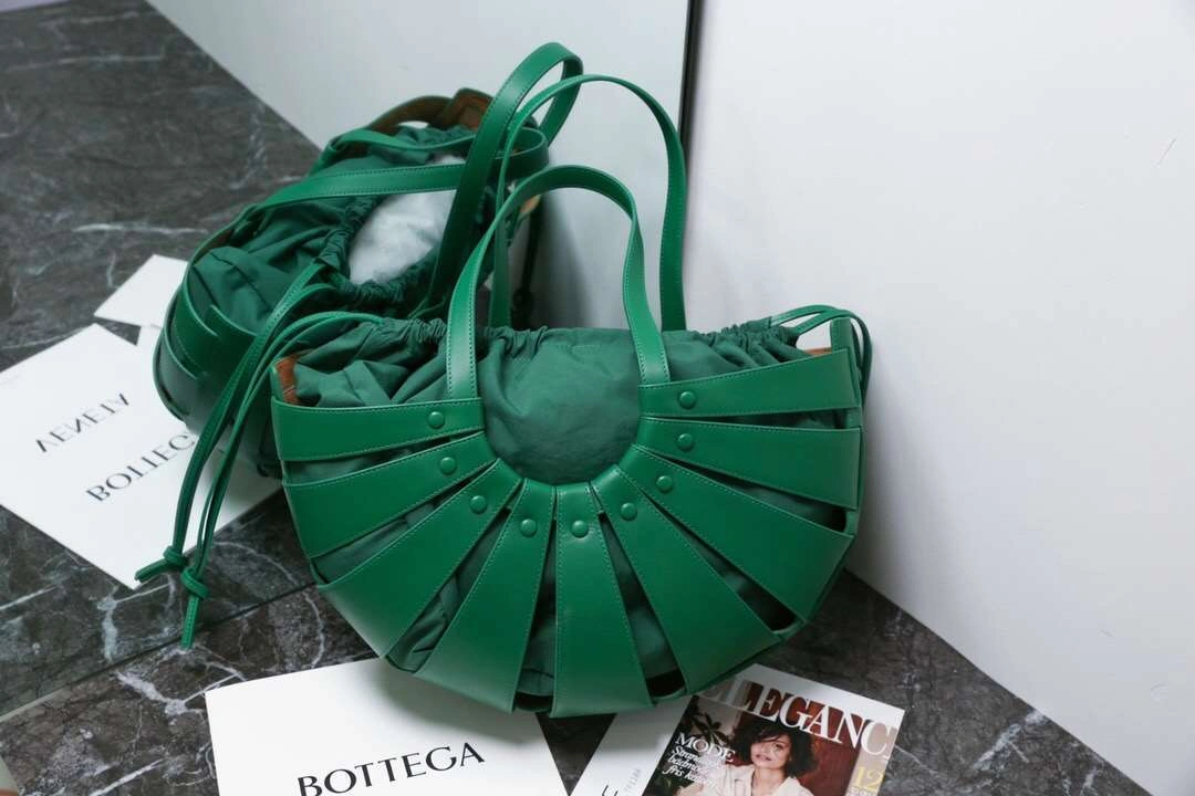 MOMO-- The Shell 2colour item：063B138E1031-2