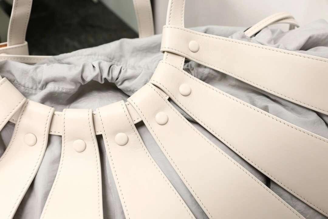 MOMO-- The Shell item：063B168E1032