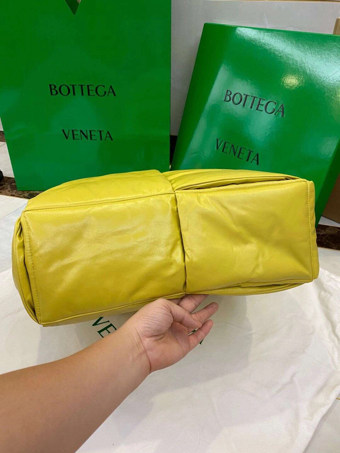 *MOMO-- Tote 2colour item：063B00E1018-2