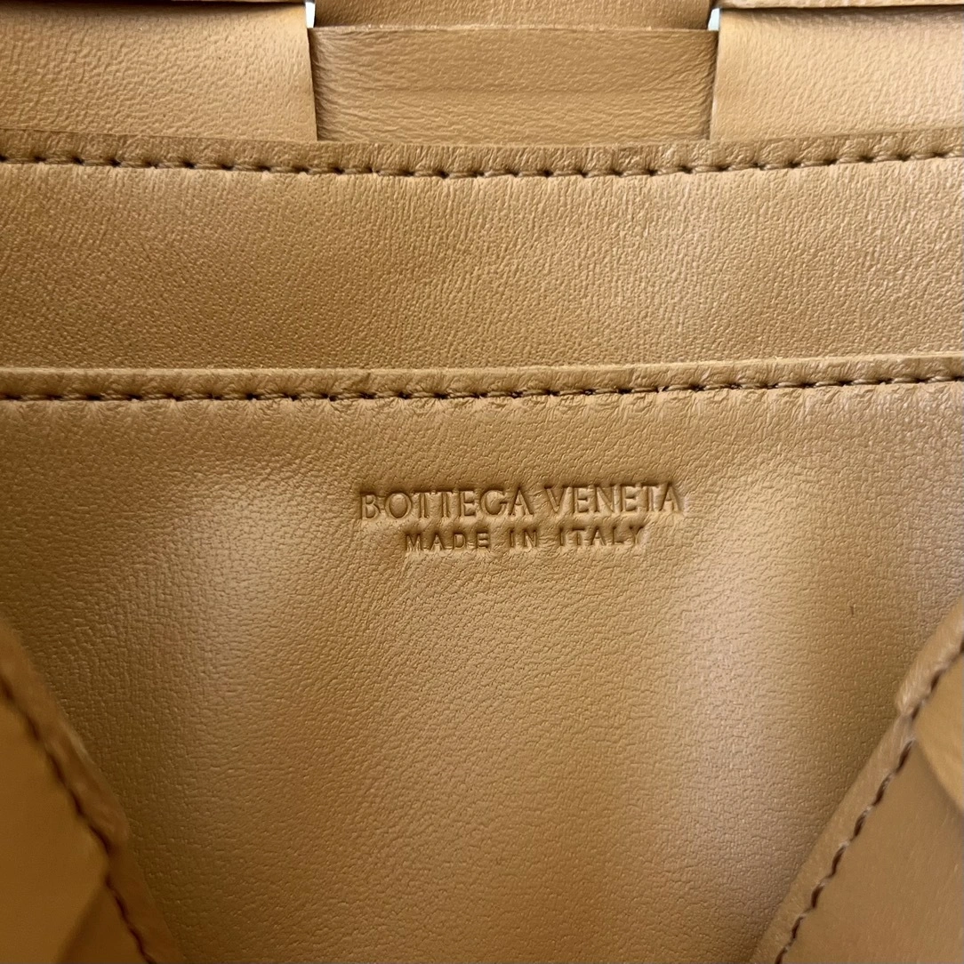 MOMO-- V595t1 578004VMAY19830 high quality version sheepskin item:D-B063I0928
