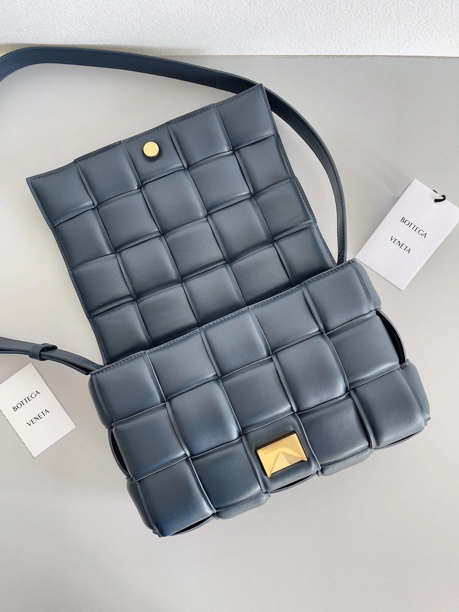 MOMO-- V595t1 591970VCQR13124 high quality version Cassette bag item:D-B000I1224