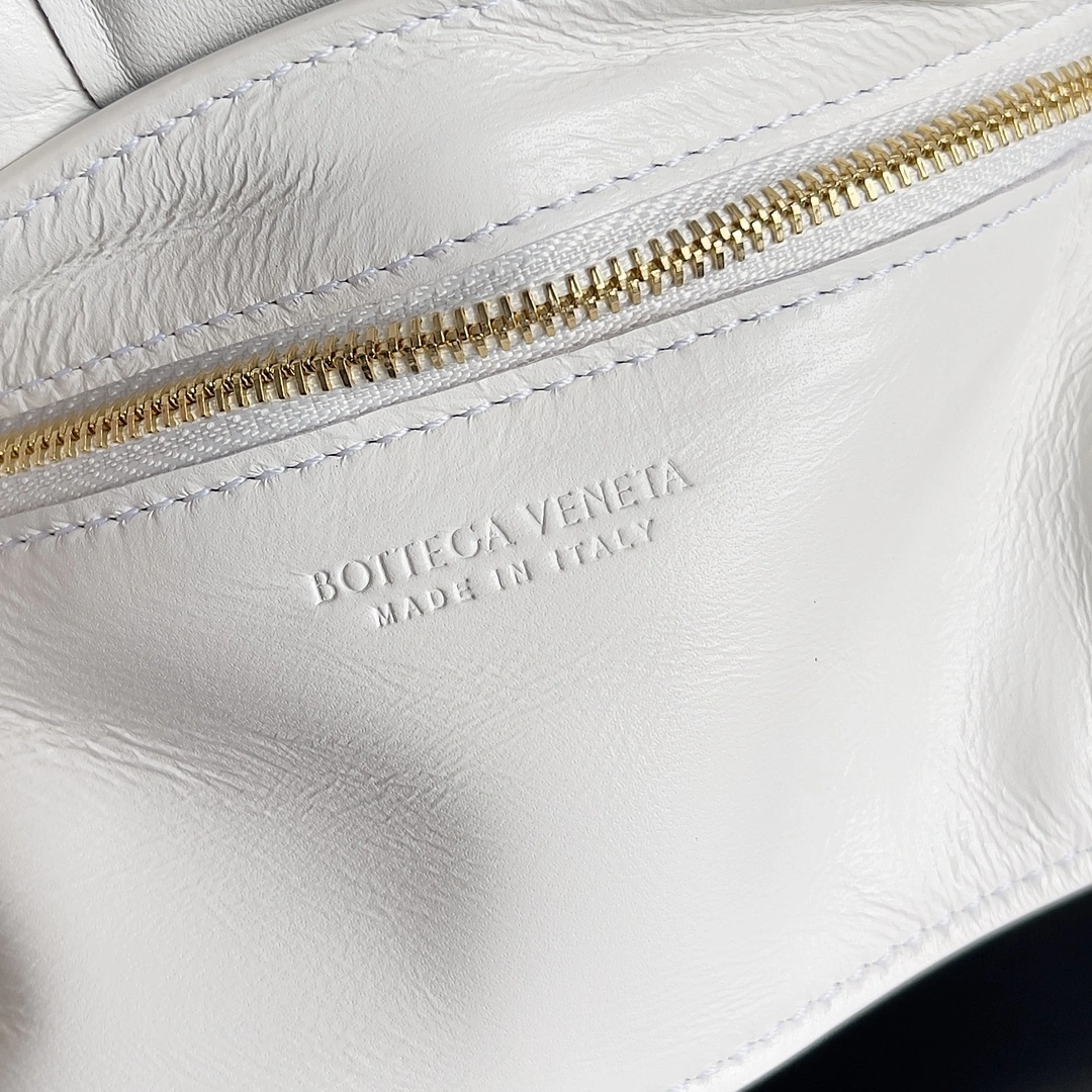 MOMO-- V595t1 591970VCQR19143 high quality version item:D-B063I0922