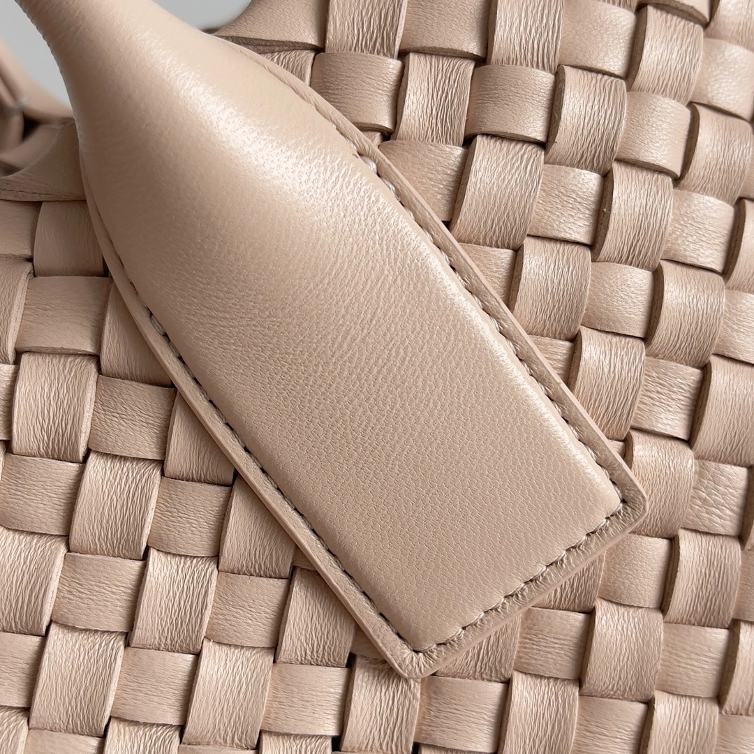 MOMO-- V595t1 608810V1OW16917 high quality version item:E-B100B2301