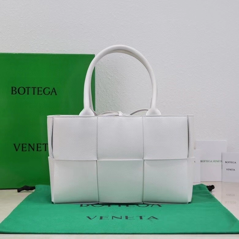 MOMO-- V595t1 609175VCP119009 high quality version cowhide item:D-B134I0915