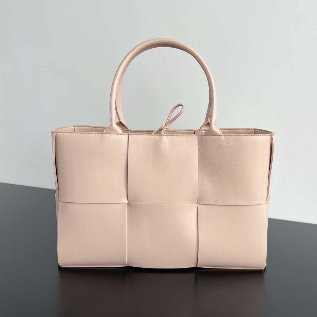 MOMO-- V595t1 609175VCQC26917 high quality version cowhide item:D-B063I0926