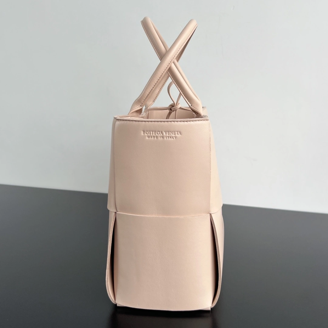 MOMO-- V595t1 609175VCQC26917 high quality version cowhide item:D-B063I0926