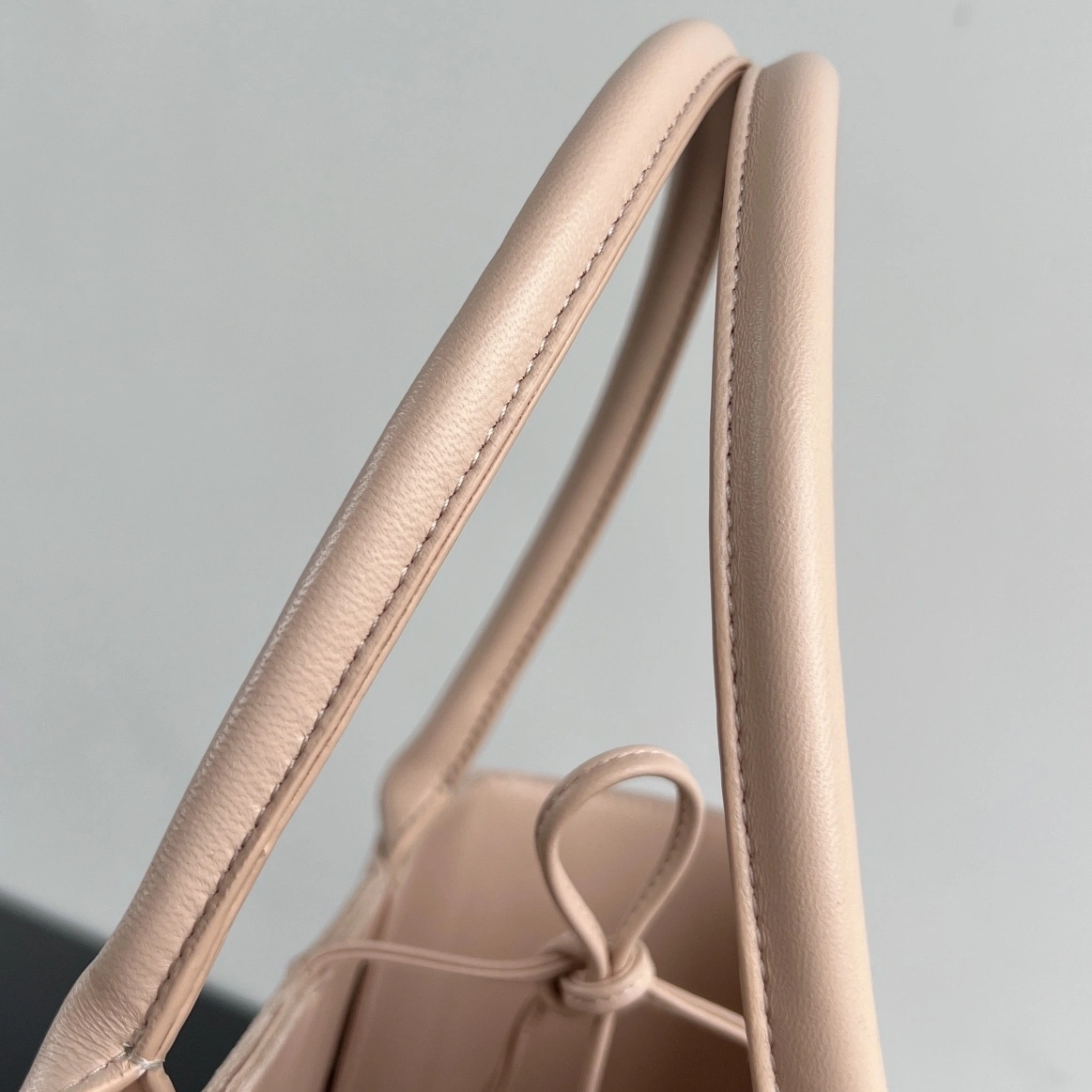 MOMO-- V595t1 609175VCQC26917 high quality version cowhide item:D-B063I0926
