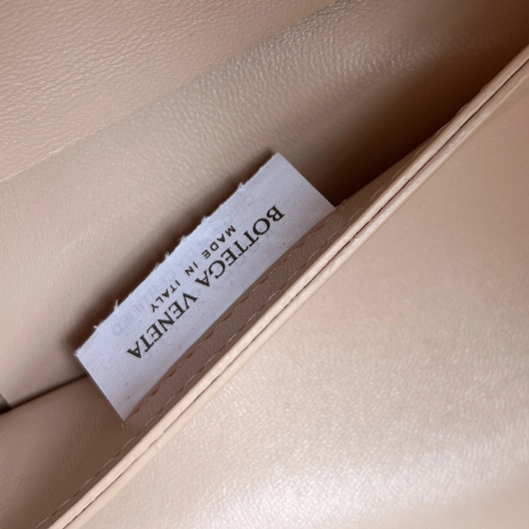 MOMO-- V595t1 609175VCQC26917 high quality version cowhide item:D-B063I0926