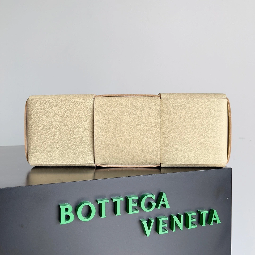 MOMO-- V595t1 652867VCP119776 high quality version cowhide item:D-B134I1223