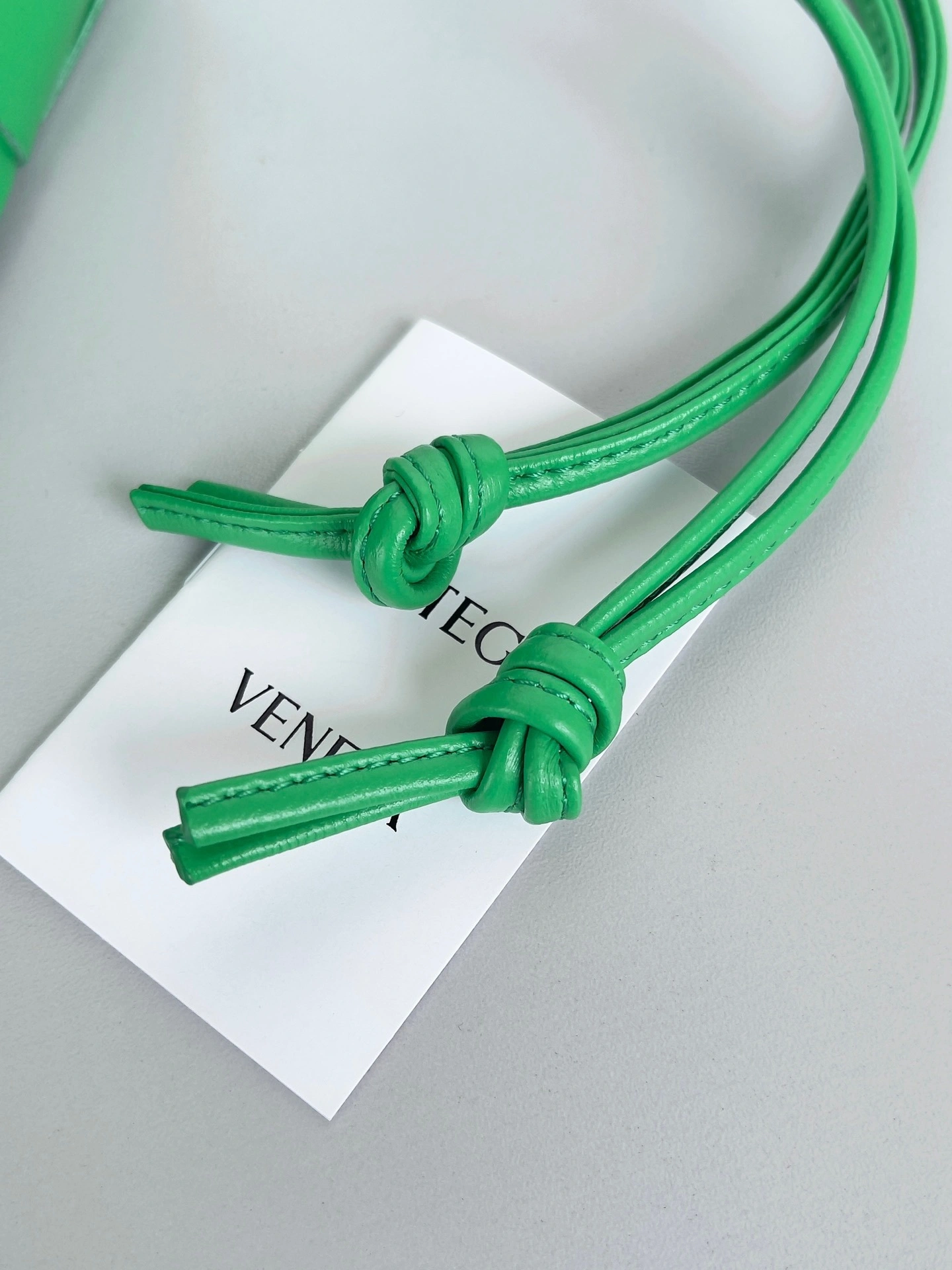 MOMO-- V595t1 680218VCQC43722 item:D-B000H0130