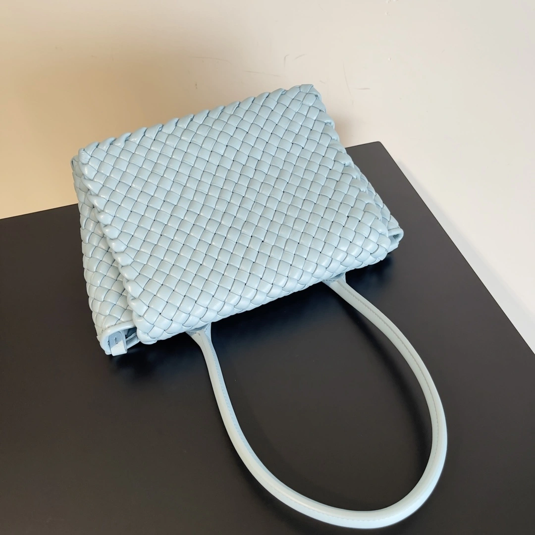 MOMO-- V595t1 709420V01D13915 high quality version item:E-B063A0906