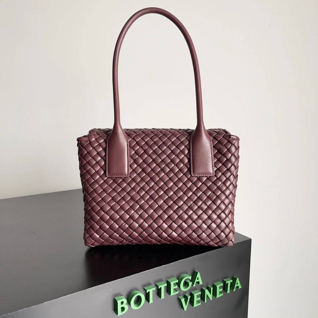 MOMO-- V595t1 709420V01D16208 high quality version item:E-B063A0904