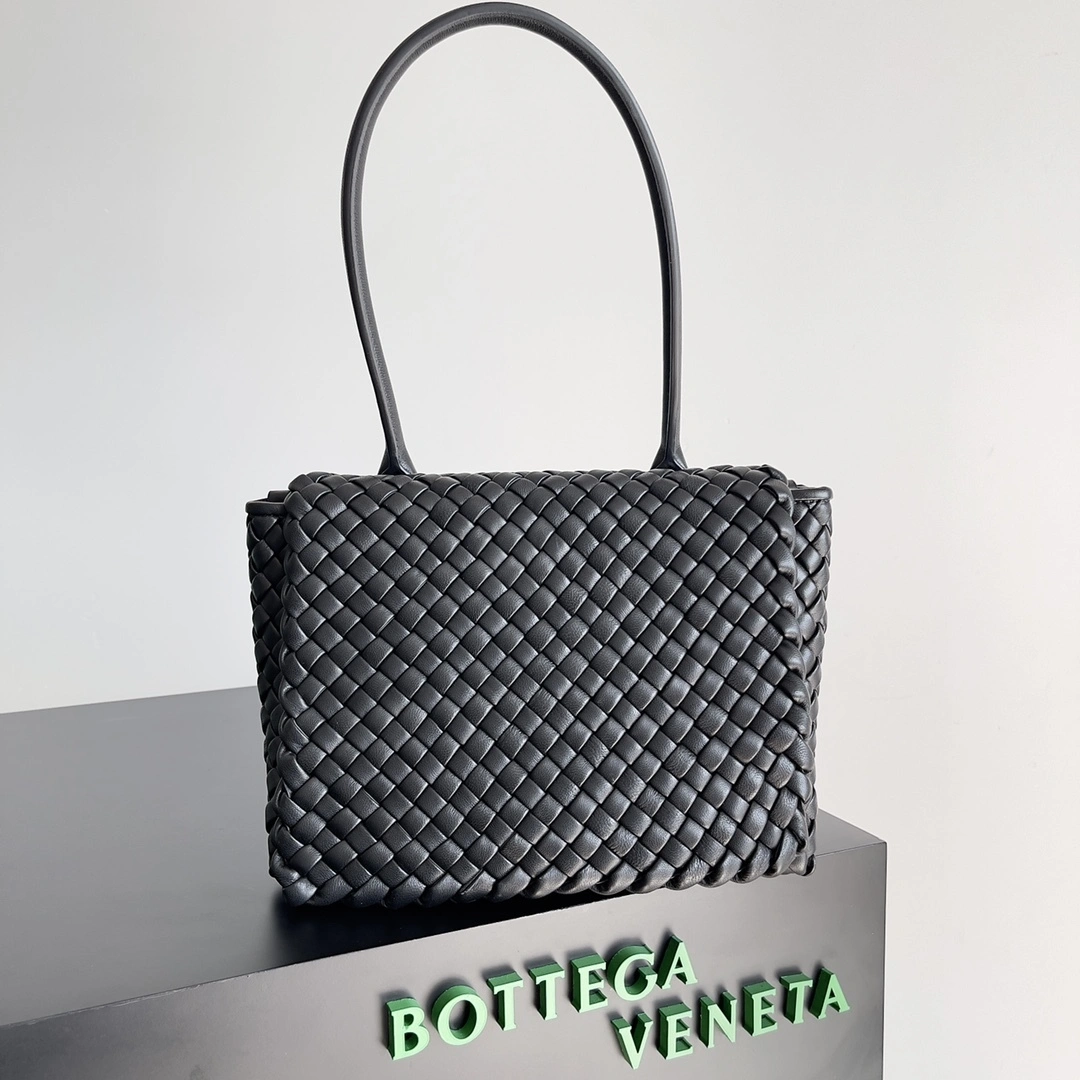 MOMO-- V595t1 709420V01D18425 high quality version item:E-B063A0905