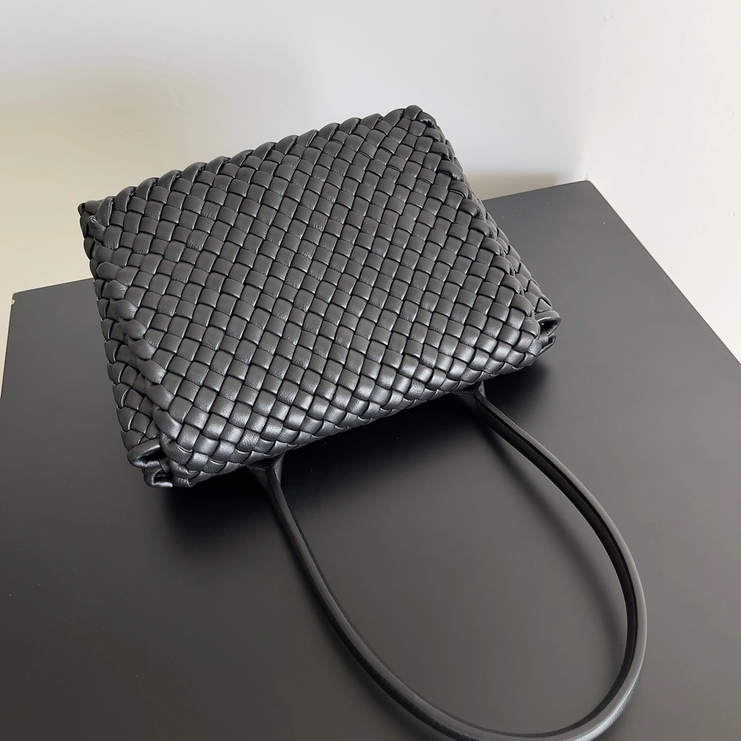 MOMO-- V595t1 709420V01D18425 high quality version item:E-B063A0905