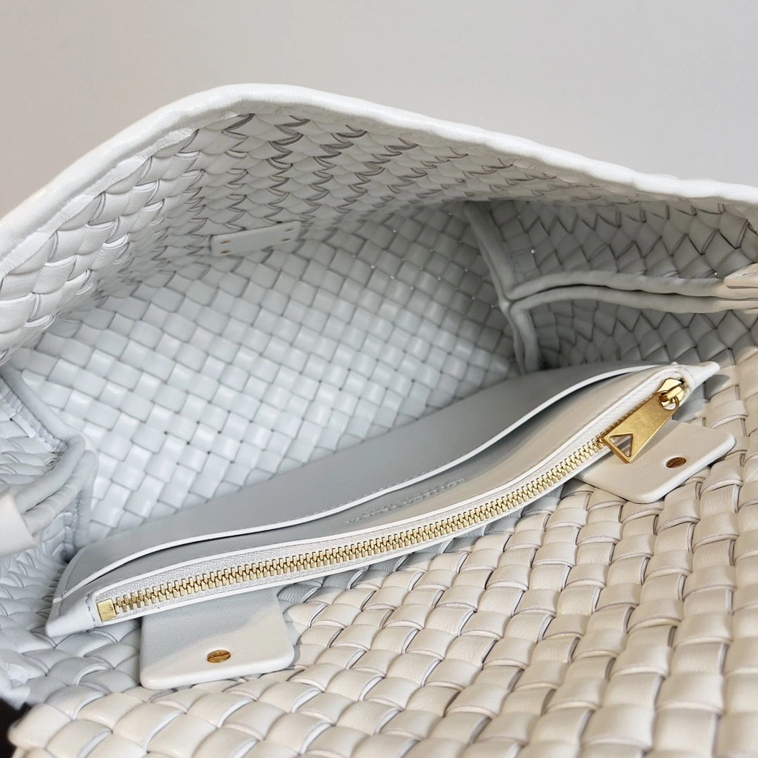 MOMO-- V595t1 709420V01D19143 high quality version item:E-B063A0907