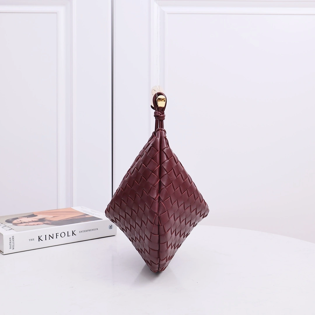 MOMO-- V595t1 716082VCPP12250 high quality version item:D-B000I1225