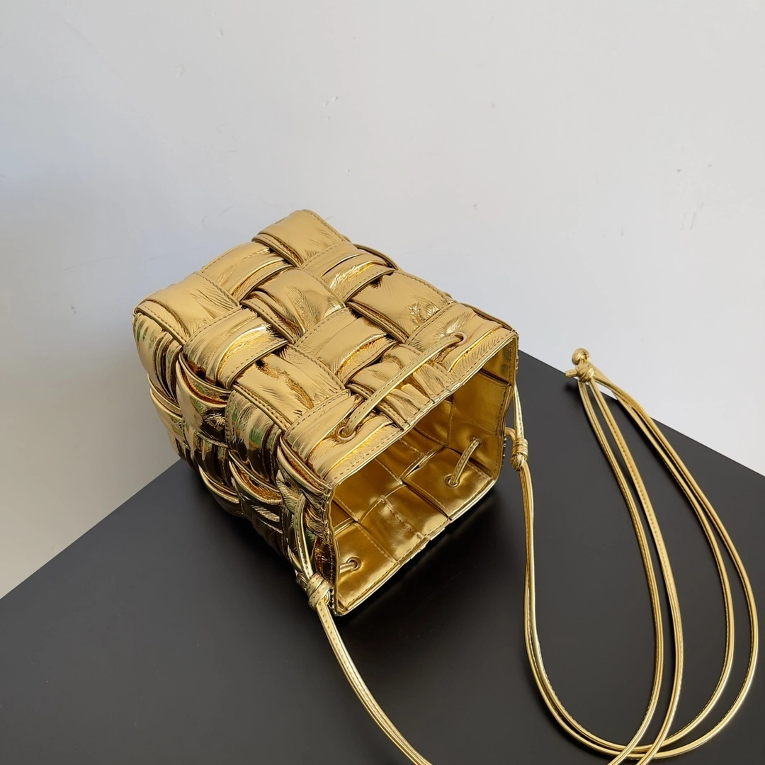 MOMO-- V595t1 717187V2QN18472 high quality version cowhide item:D-B000I1316