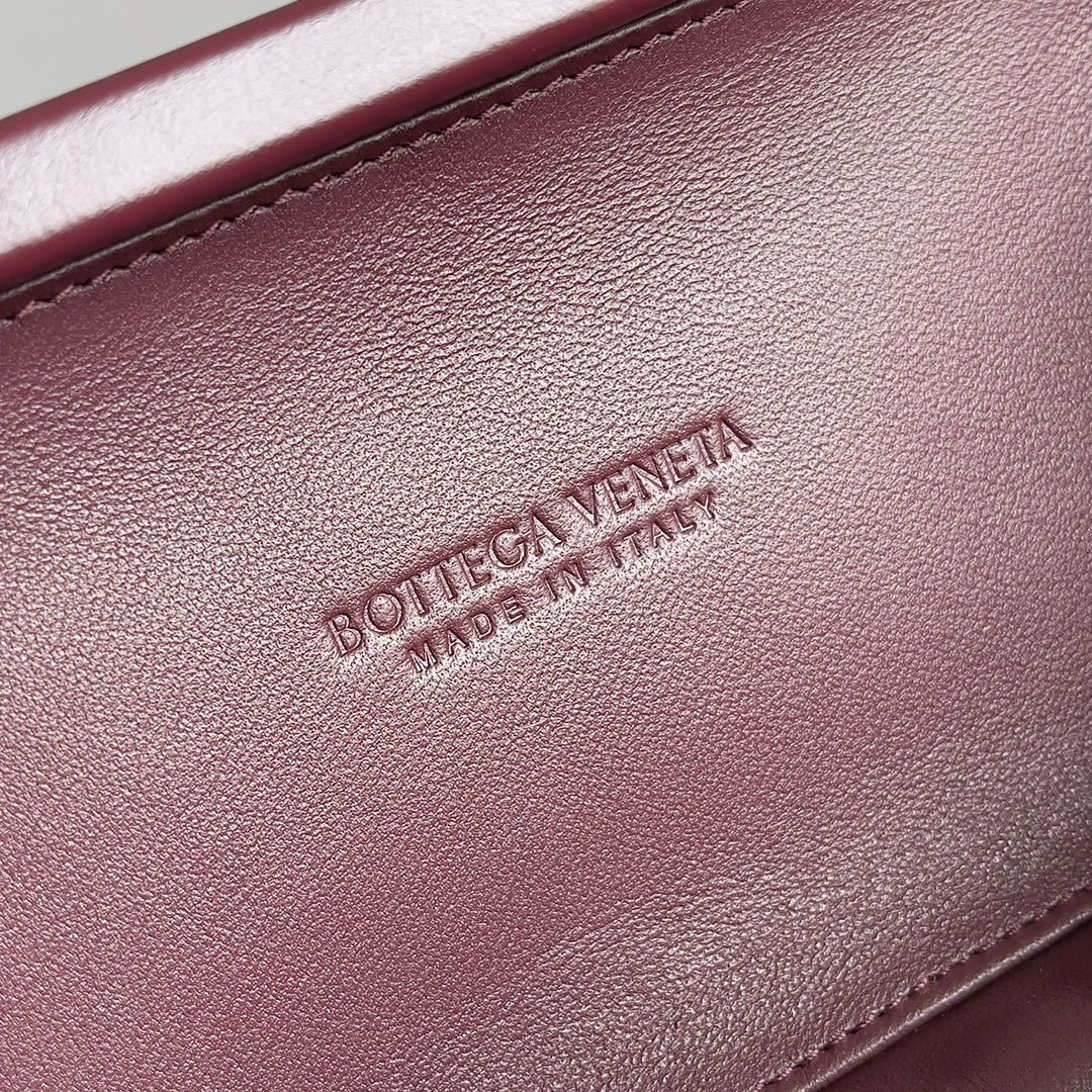 MOMO-- V595t1 717622V2H412250 high quality version item:E-B100B2506