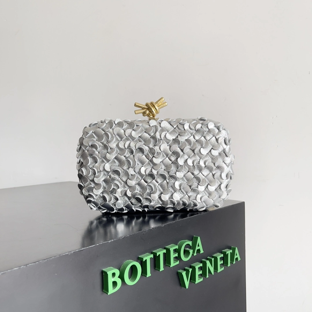 MOMO-- V595t1 717622V3SF18107 high quality version item:E-B100B2504
