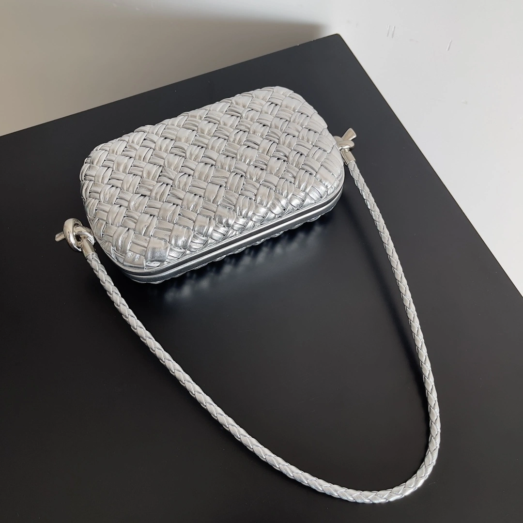 MOMO-- V595t1 717623V2OG18101 high quality version item:D-B000I1201