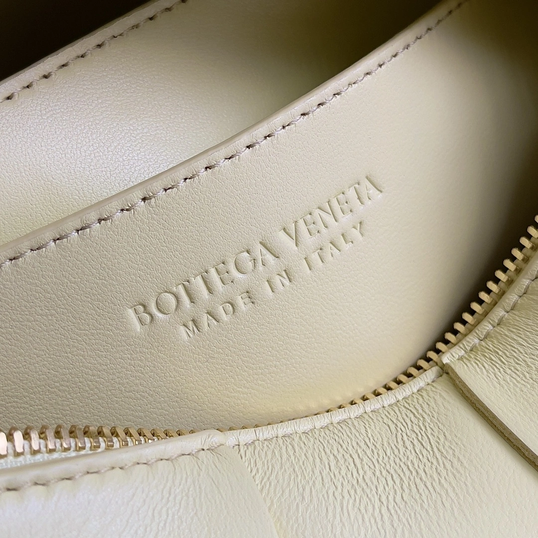 MOMO-- V595t1 729166VMAY17417 high quality version sheepskin item:E-B063A0840