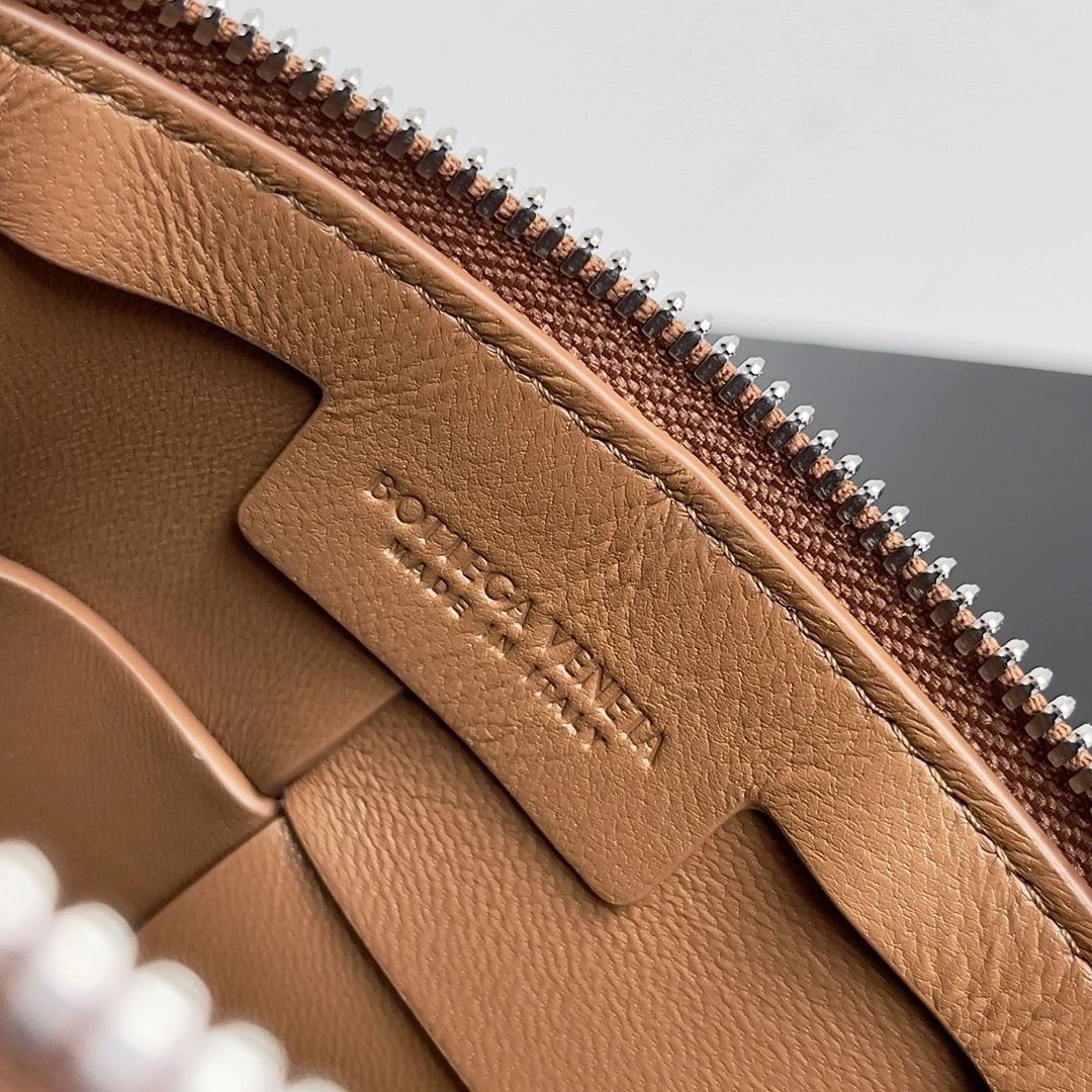 MOMO-- V595t1 730027VB1K02655 high quality version Calfskin item:E-B000A0860