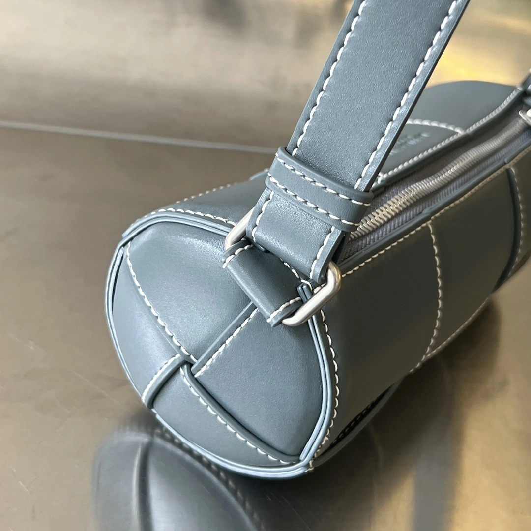 MOMO-- V595t1 741561V39K01657 high quality version cowhide item:E-B063A0833