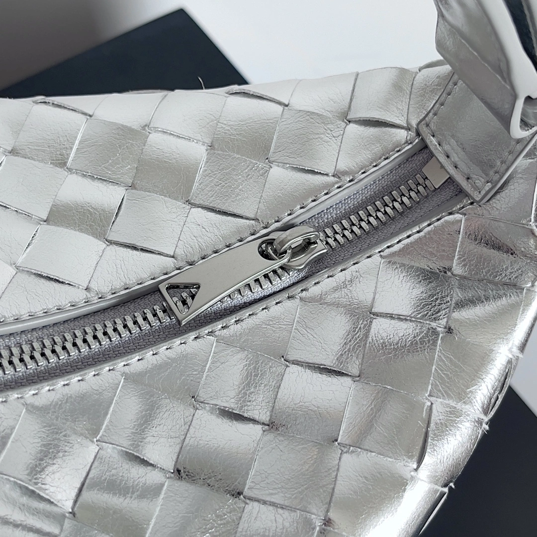 MOMO-- V595t1 754443V4P118101 high quality version Calfskin item:E-B100B2627