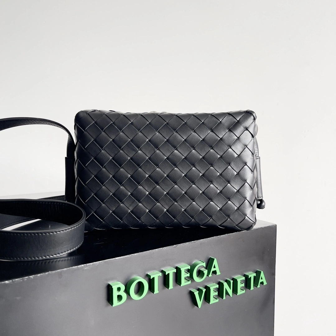 MOMO-- V595t1 755774V2HL18803 high quality version cowhide item:E-B100B2516