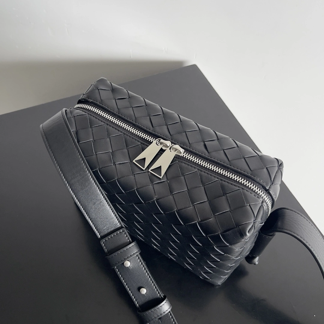 MOMO-- V595t1 755774V2HL18803 high quality version cowhide item:E-B100B2516