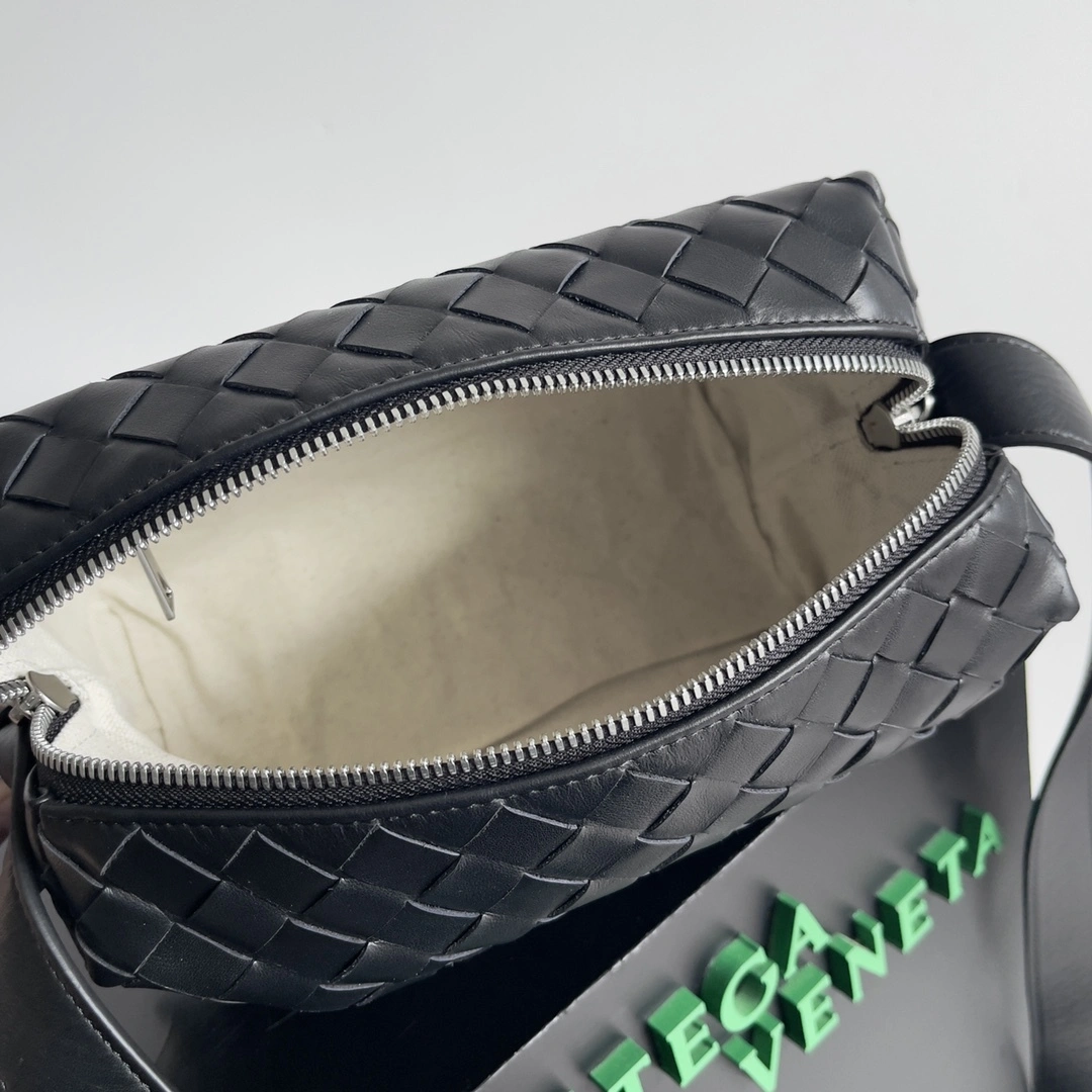 MOMO-- V595t1 755774V2HL18803 high quality version cowhide item:E-B100B2516