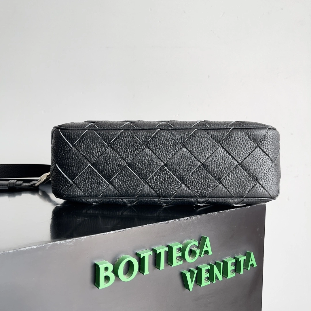 MOMO-- V595t1 755925V4G318803 high quality version cowhide item:E-B100B2708
